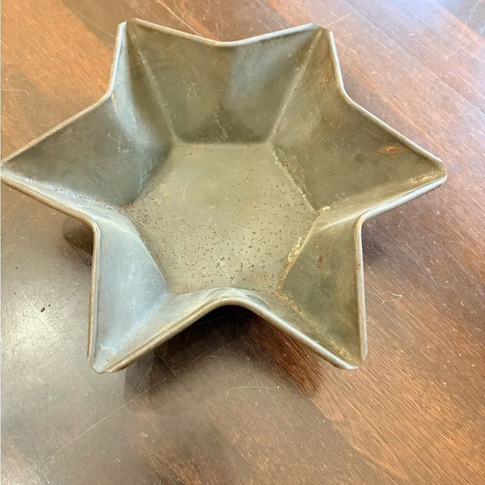 Vintage Star Tin Pan Mold
